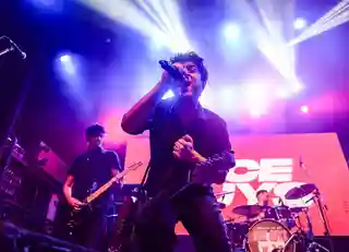 Interviu cu trupa tribut Nice Guys despre proiectul dedicat formației Green Day