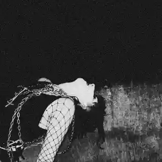 Interviu cu artista darkwave Die Tödin despre noua compilație omonimă