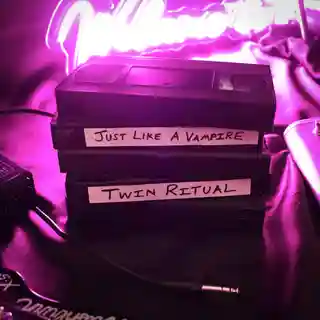 Twin Ritual lansează single-ul „Just Like a Vampire”