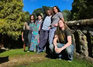 Ozric Tentacles lansează noul album intitulat Harmonic Mind