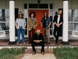Robert Jon & The Wreck lansează varianta radio pentru Put Your Money Where Your Mouth Is