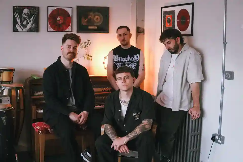 Trupa Foxhaunt revine cu single-ul „Absolution” și un nou toboșar