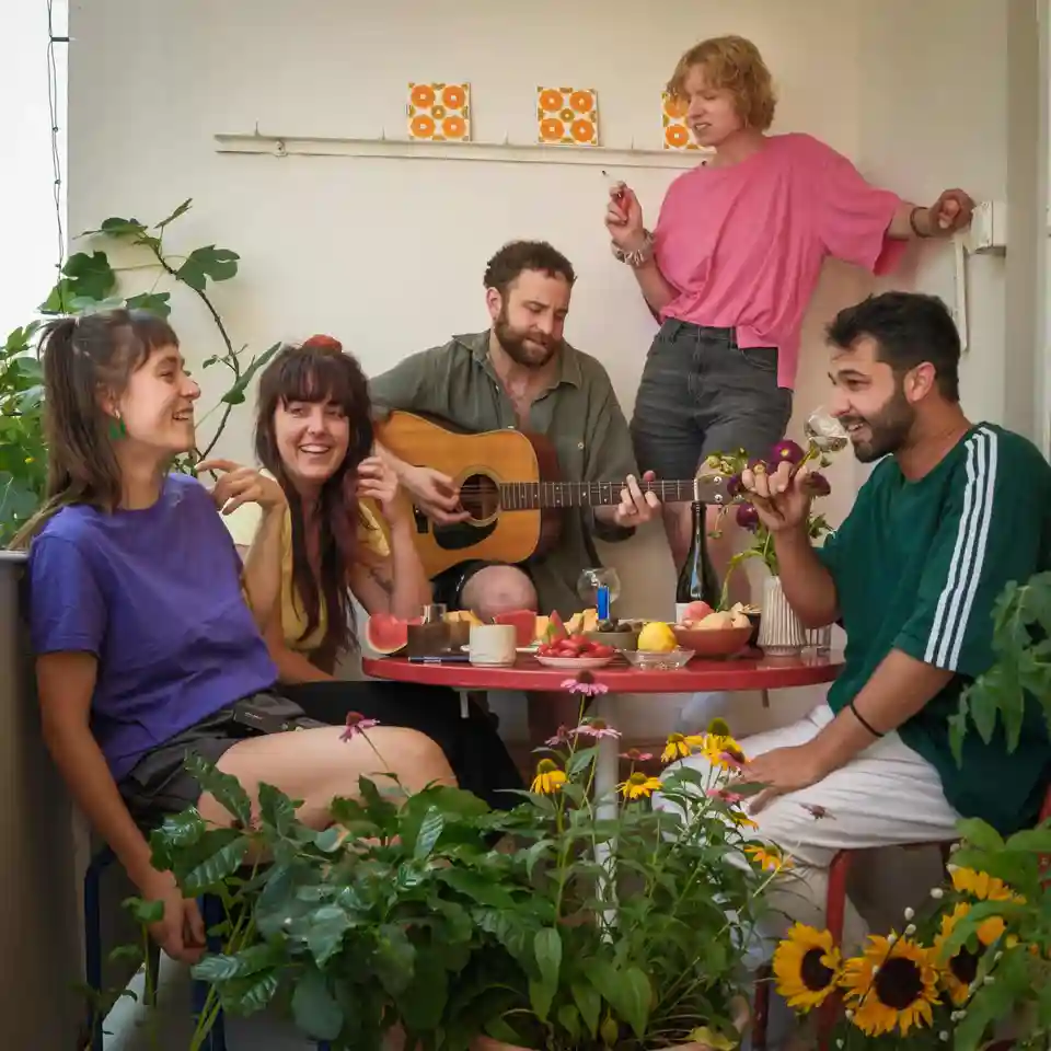 Trupa YERNA își anunță despărțirea prin EP-ul „Looking For The Sun”