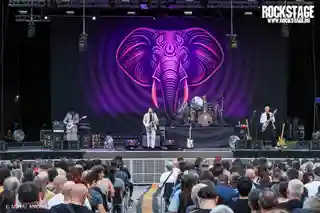 Fotografii de la concertul BEAT la Arenele Romane 2026