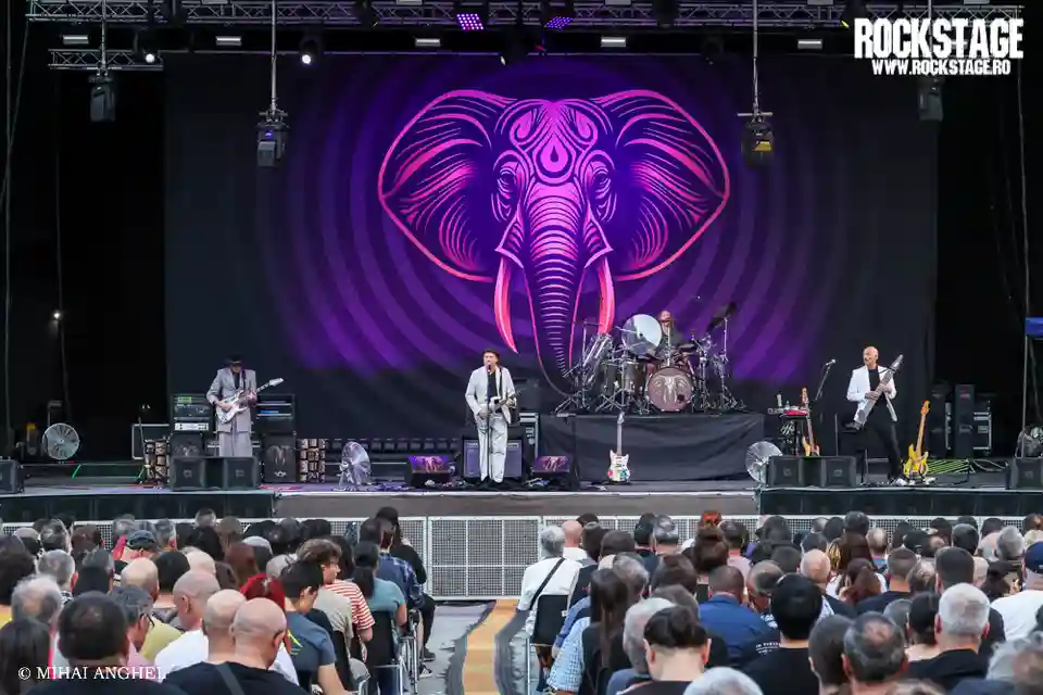 Fotografii de la concertul BEAT la Arenele Romane 2026