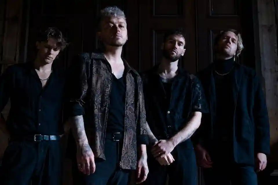 Trupa HRTLSS lansează noul EP „The Devil on My Shoulder”