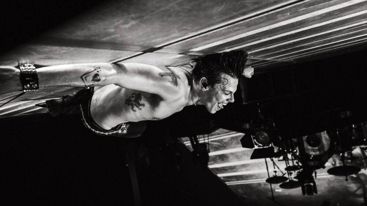 O expoziție foto dedicată artistului YUNGBLUD va fi deschisă la Londra
