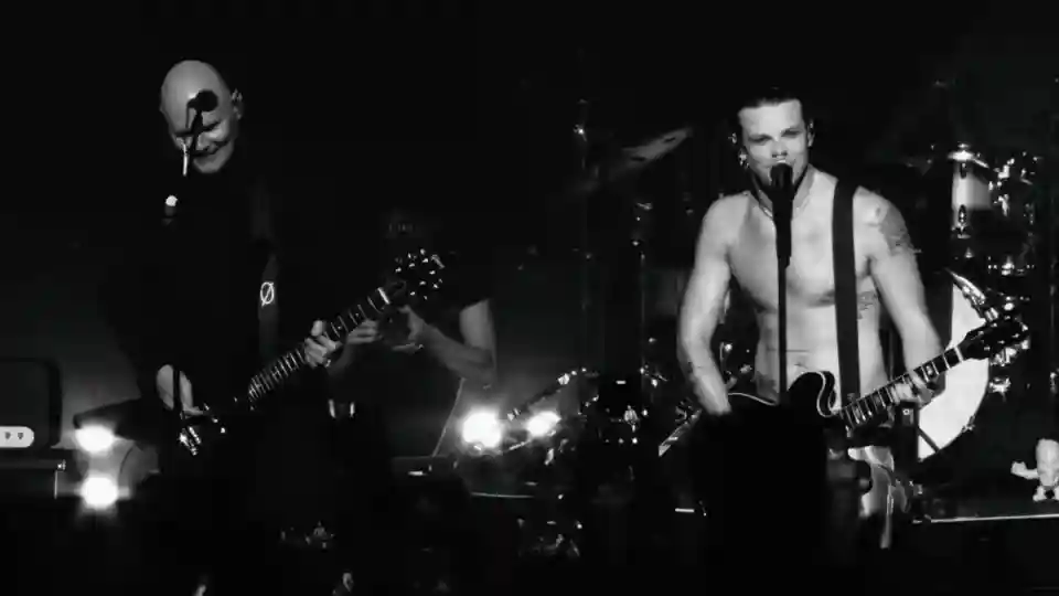 YUNGBLUD și Billy Corgan au lansat înregistrarea colaborării pentru piesa „Zombie”