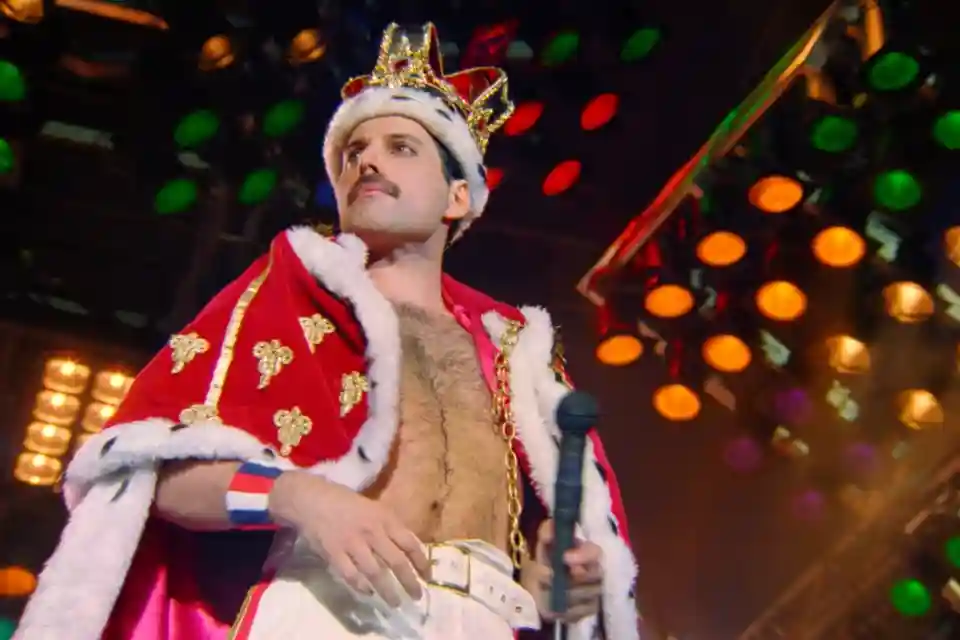 Recenzie: „Queen: Budapest”, filmul despre concertul istoric al trupei Queen