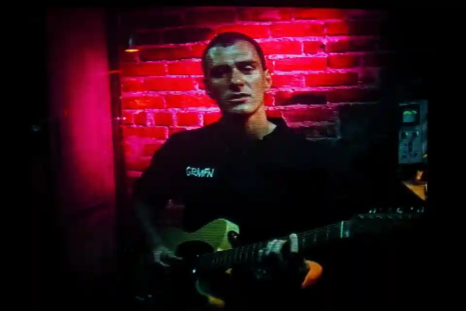 Trupa Gramofone lansează single-ul „Ordinary” și anunță un concert în București