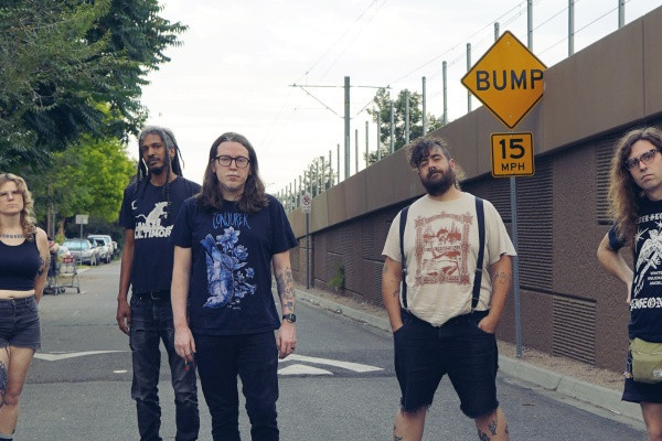 Doom Scroll lansează noul album intitulat „Exhausted Dialogue”