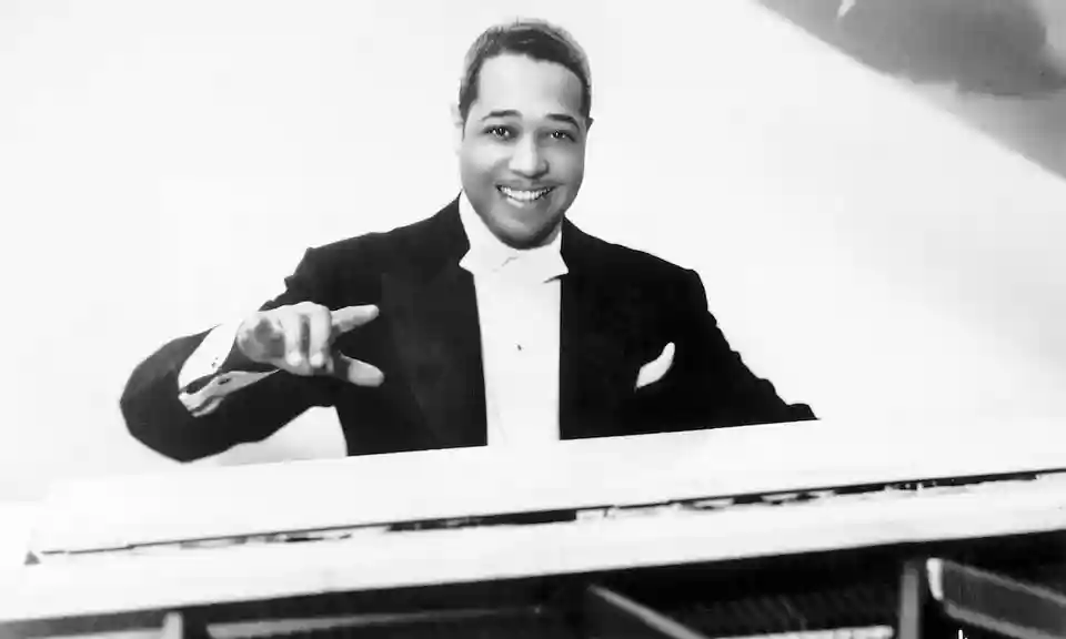 Expoziția „Jumping Jive” explorează influența muzicii jazz asupra artistului Norman Lewis
