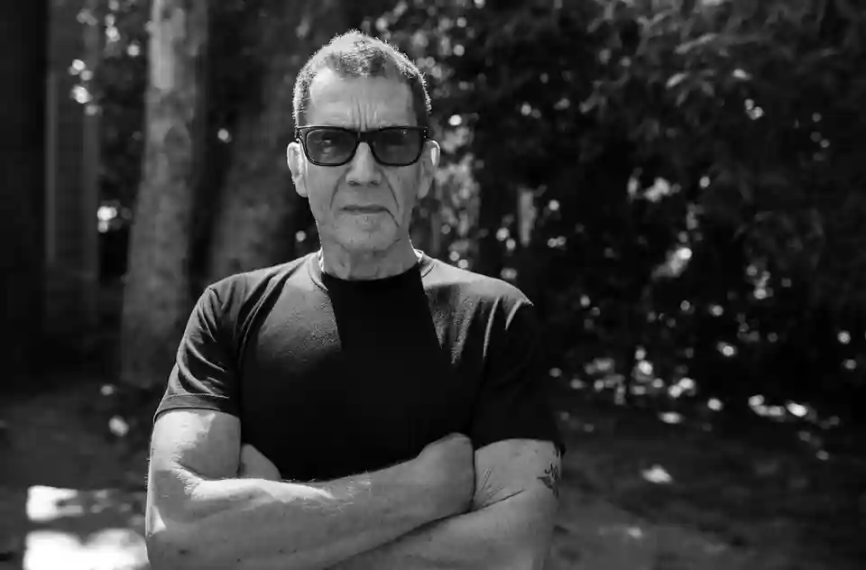 Jerry Stahl lansează colecția de texte „Gonzo Neurotic”