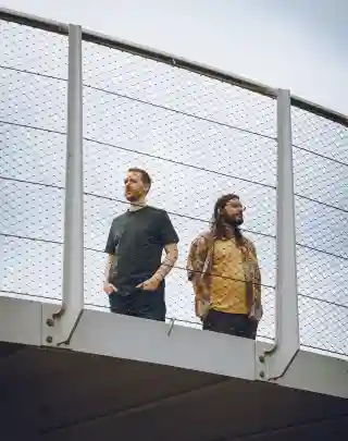 Duo-ul Elf Traps lansează albumul de debut pe 23 octombrie