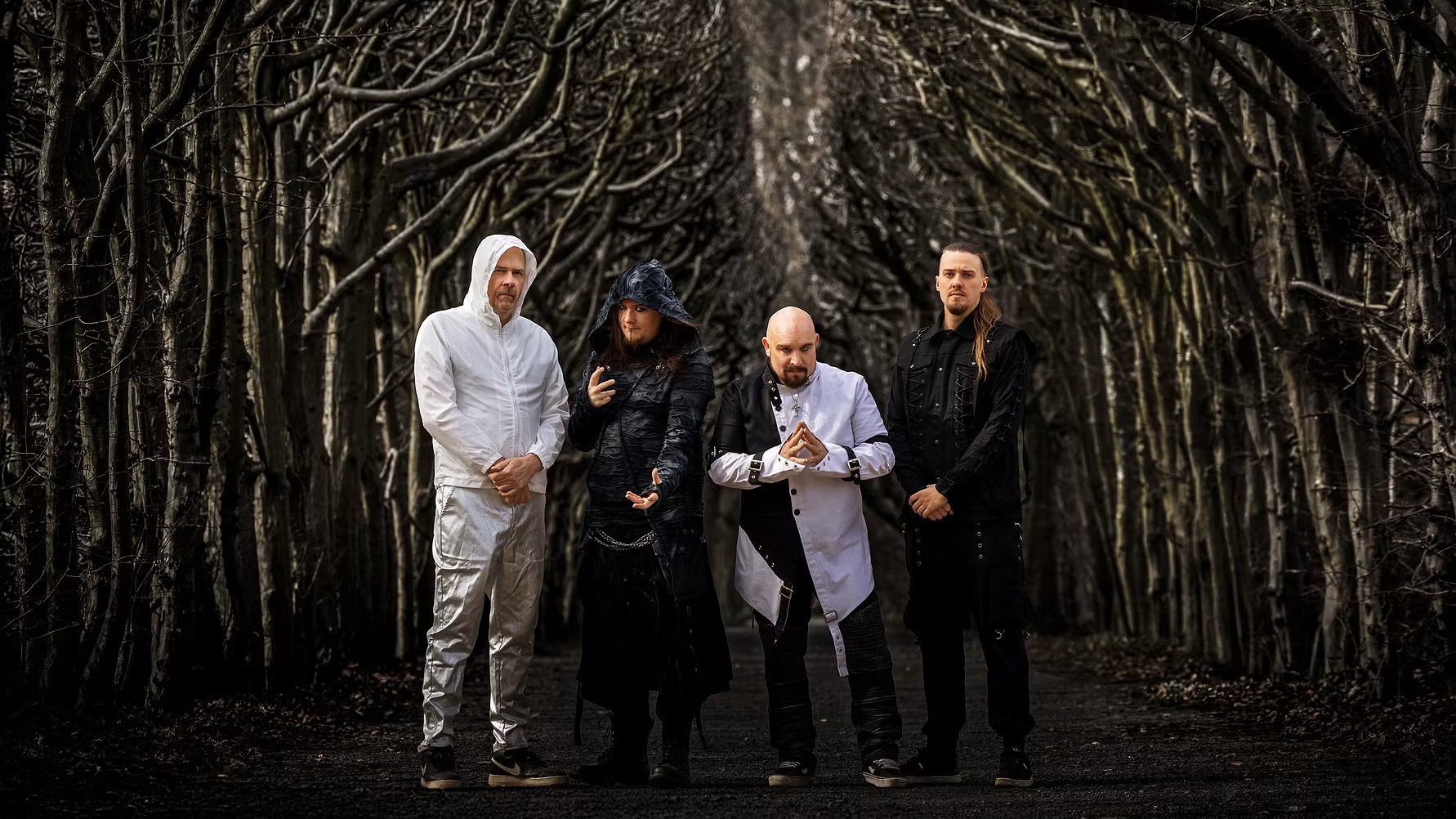 Tungsten lansează albumul „Ashes” și videoclipul pentru piesa „Supernova”