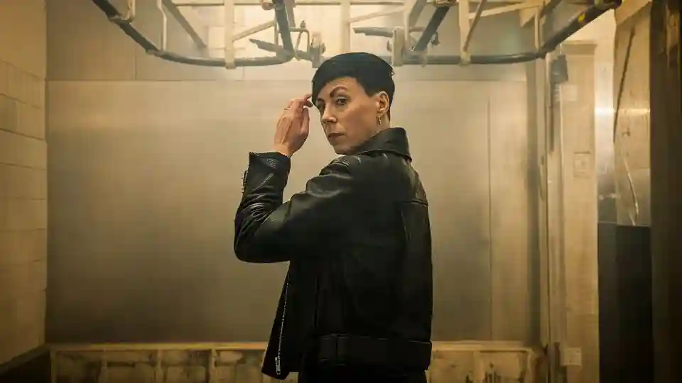 EMMON lansează albumul de remixuri intitulat ICONMIXED