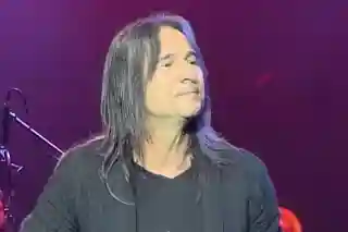 Hugo Valenti, solistul trupei tribut Voyage, a cântat alături de Journey