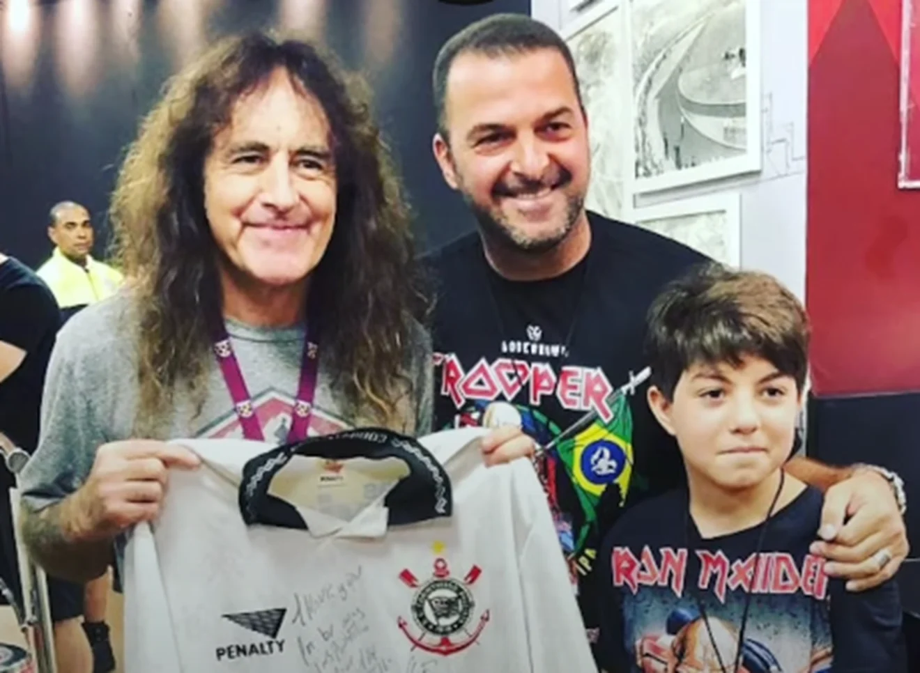 Relația dintre fostul fotbalist Zé Elias și trupa Iron Maiden