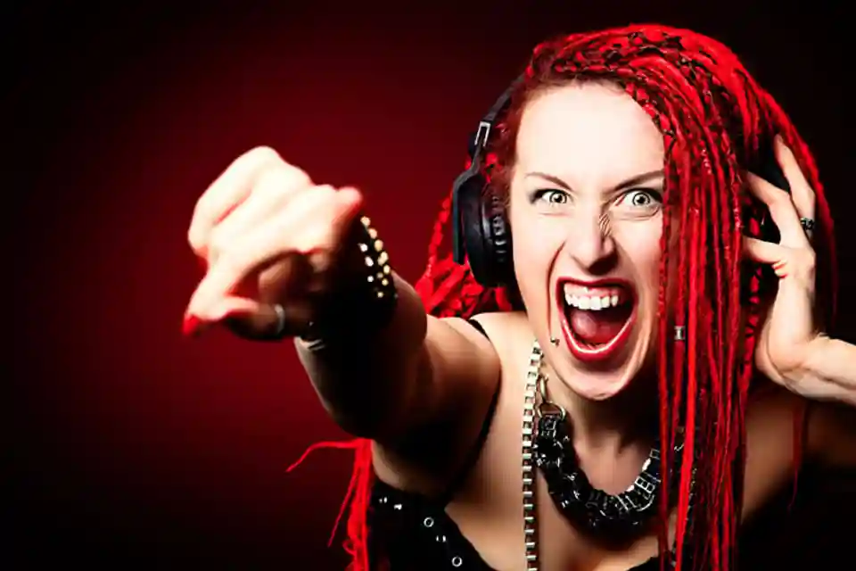 O listă cu 150 de piese heavy metal lansate în anii 2020