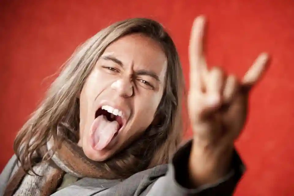 O listă cu 150 de piese clasice heavy metal lansate în urmă cu peste 40 de ani