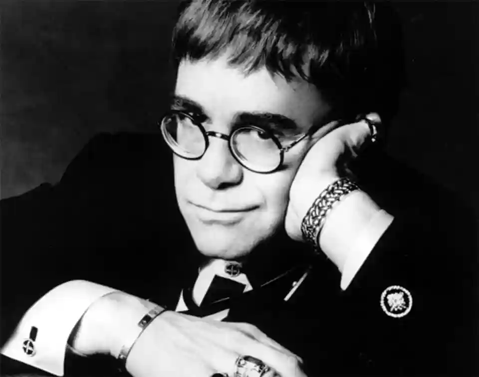Bernie Taupin contestă versiunea lui Elton John despre începutul colaborării lor