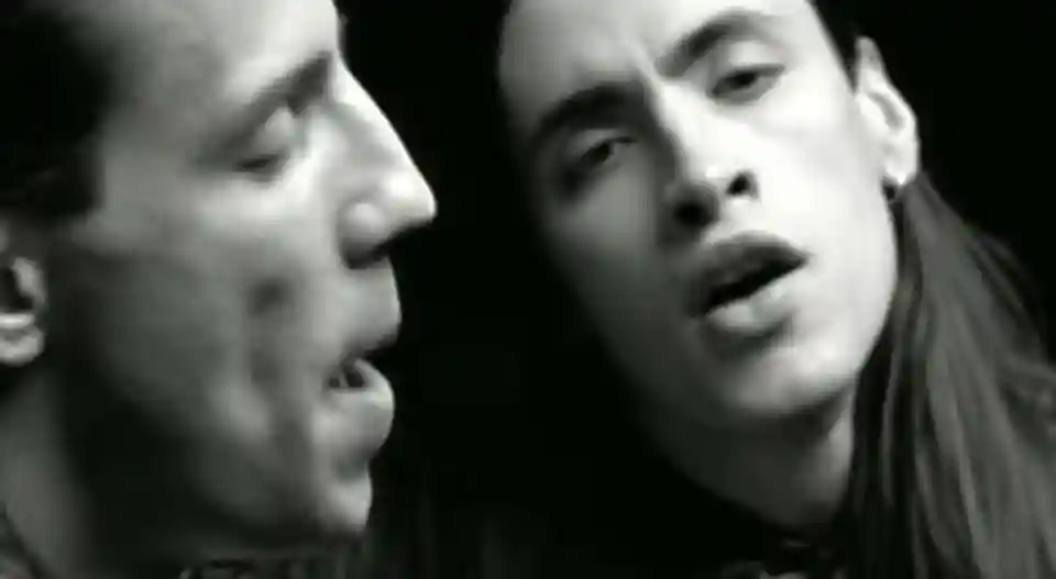 Trei piese surprinzătoare din catalogul trupelor Extreme, Kiss și Green Day