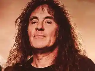 Kai Hahto (Nightwish) a apelat la Steve Harris pentru pregătirea concertelor aniversare