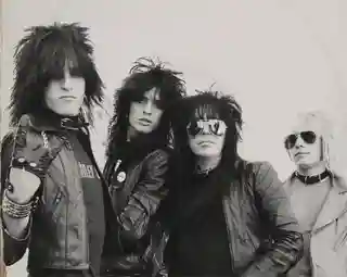 Mötley Crüe, Faster Pussycat și Nasty Passion: tradiția rockului de pe Sunset Strip