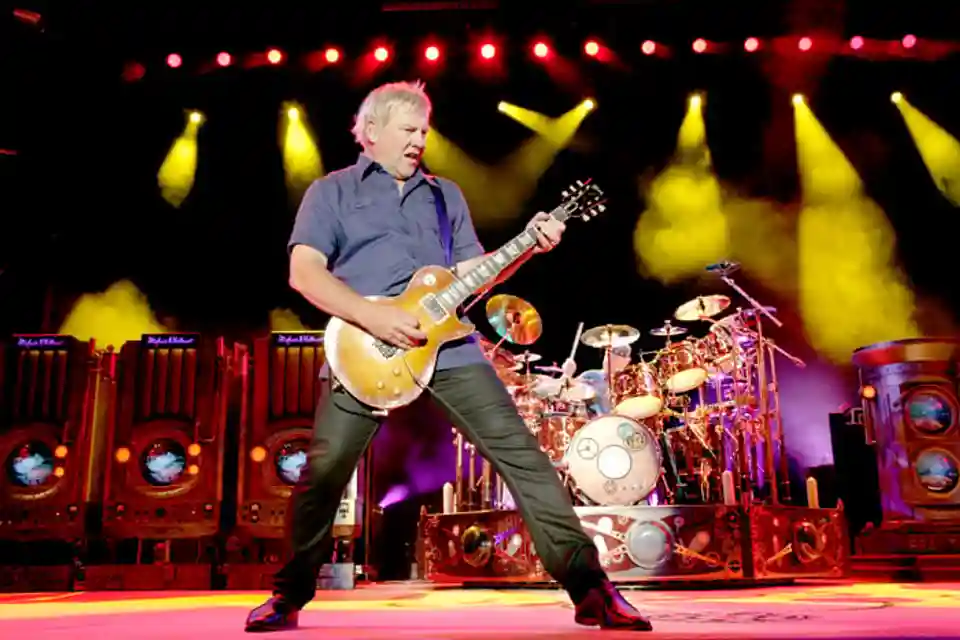 Alex Lifeson de la Rush a ales cele mai bune trei solo-uri din cariera sa