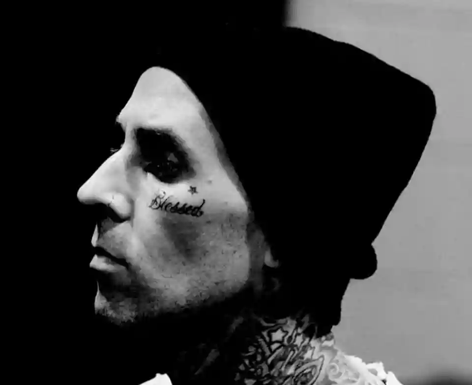 Travis Barker vorbește despre recuperarea sa după accidentul aviatic din 2008