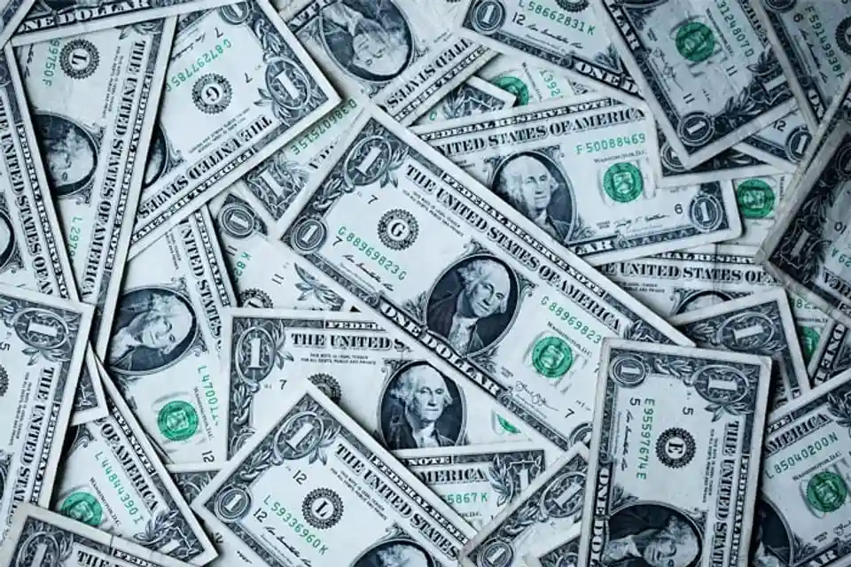 Angine de Poitrine a crescut tariful de 20 de ori după succesul viral