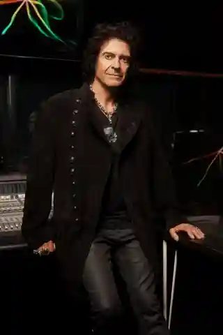 Phil Soussan va lansa noul album solo intitulat „Cosmo Fighters” în 2026