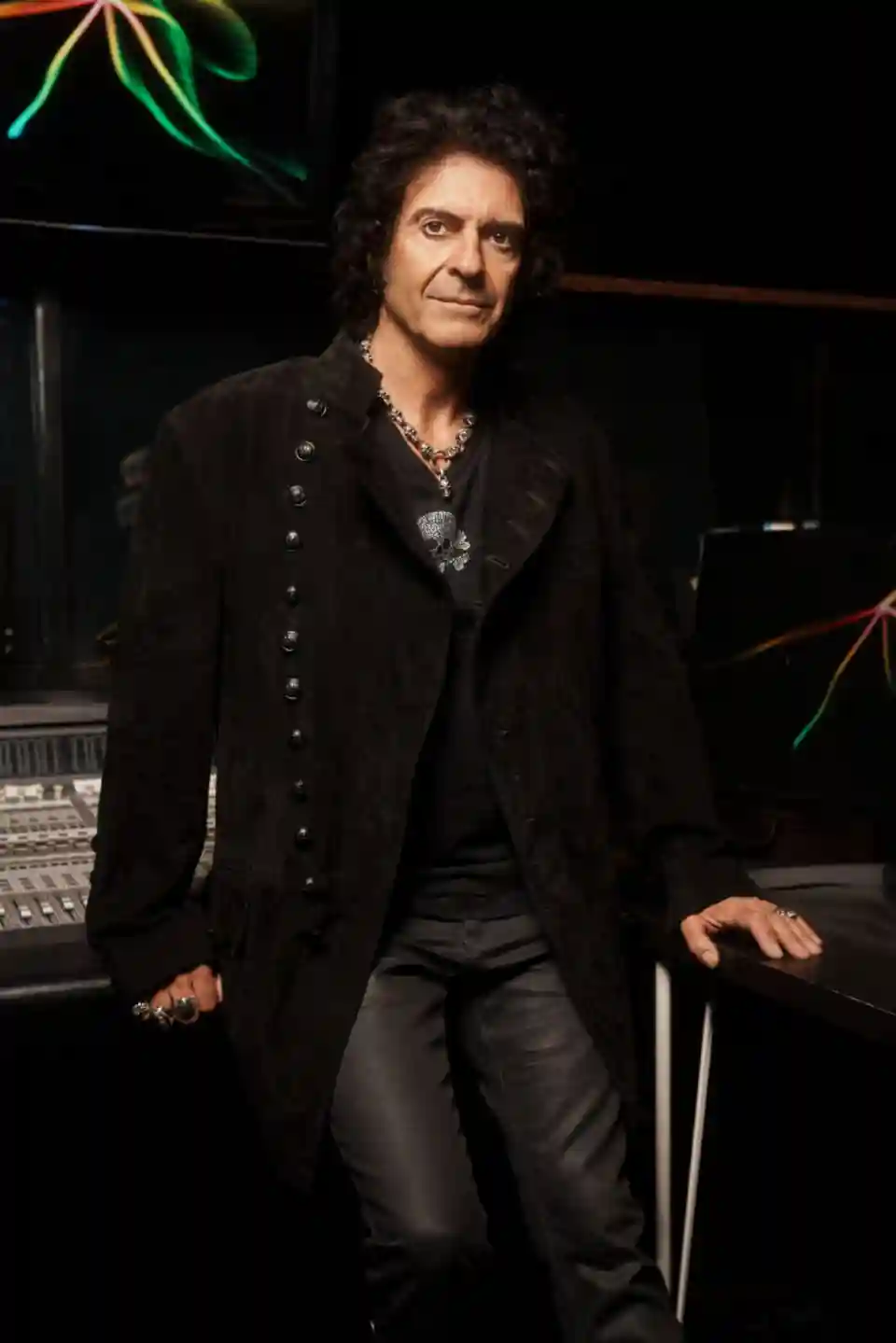 Phil Soussan va lansa noul album solo intitulat „Cosmo Fighters” în 2026