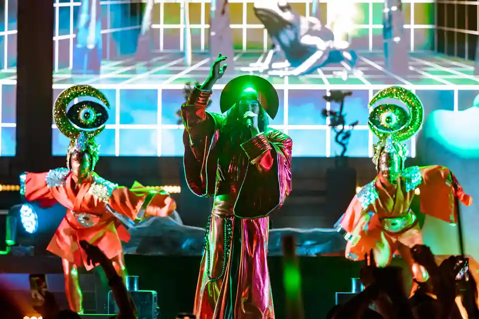 Empire of the Sun anunță turneul „Ask That God: Afterlife” în Australia și Noua Zeelandă