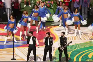 Jonas Brothers au susținut un concert în pauza meciului NFL de la Melbourne