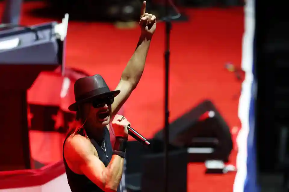 Kid Rock detaliază colaborarea cu Eminem pentru noul său album „Halfway 2 Jesus”