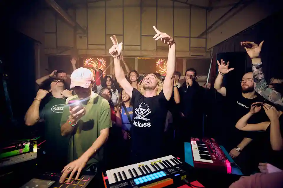 Jersey lansează albumul de debut „NOTHING’S FAKE”