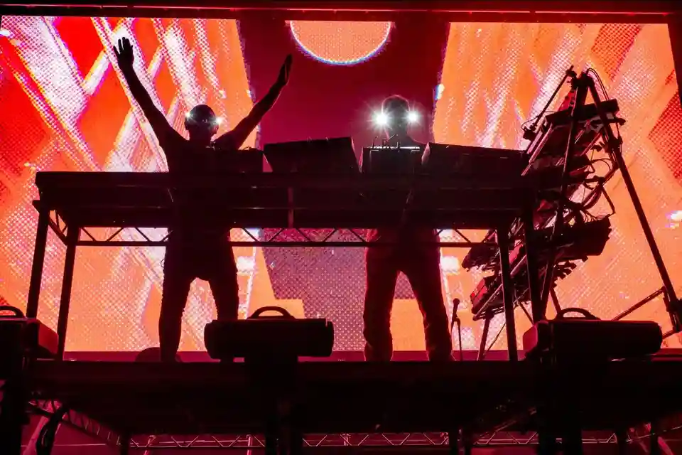 Orbital anunță noul album „Other” și un turneu european în 2027