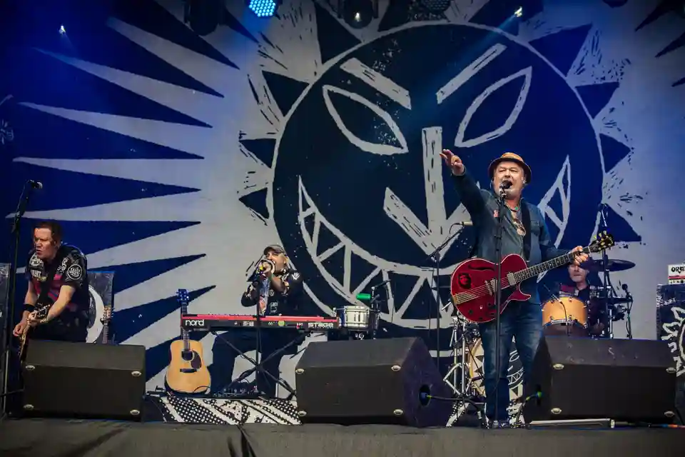 Levellers au celebrat 35 de ani de la lansarea albumului Levelling the Land la Leuven