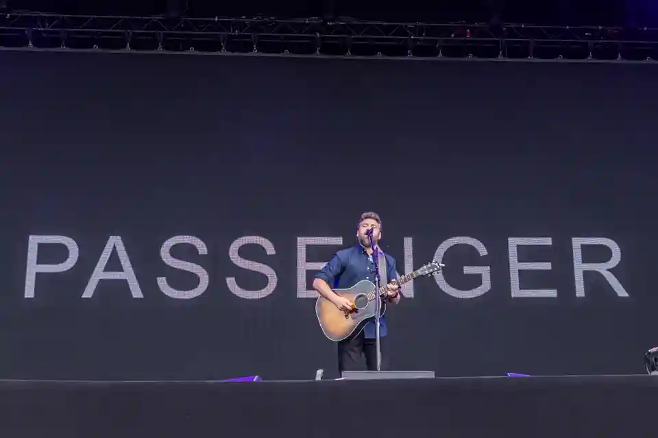 Passenger lansează noul single „Ghosts”