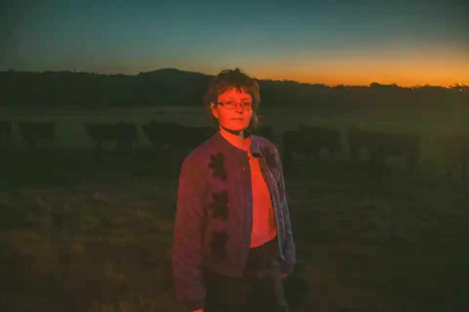 Ruby Gill lansează noul single „Porchlight”