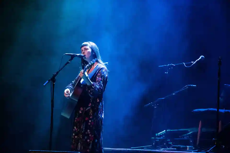 Siv Jakobsen lansează noul single „On You” în colaborare cu Marit Larsen