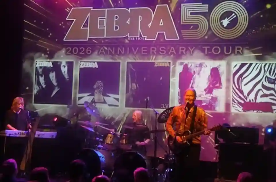 Trupa Zebra lansează albumul „V”, iar Paul Stanley își exprimă aprecierea