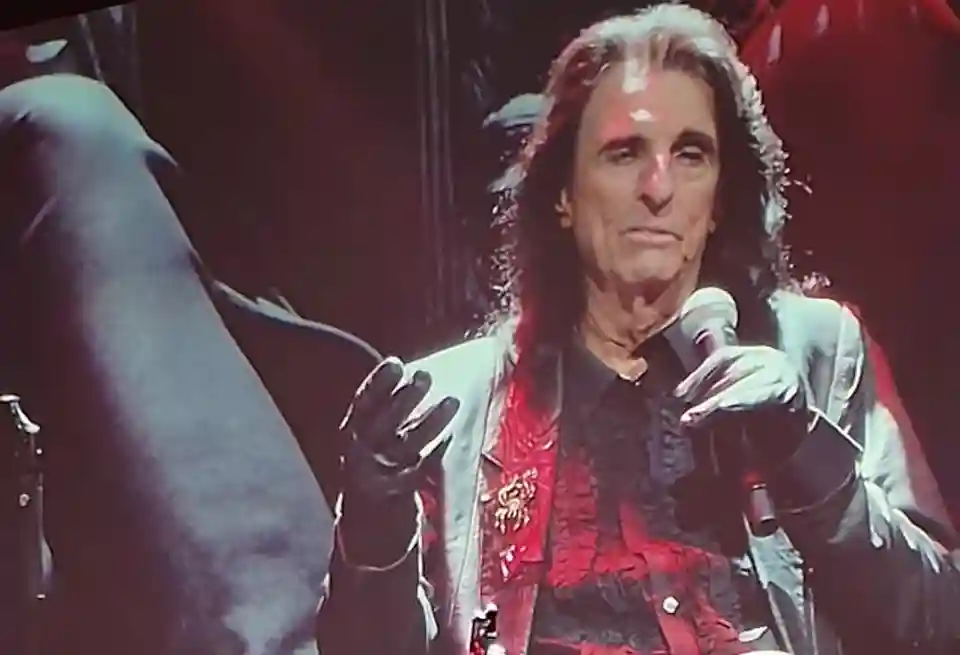 Alice Cooper va susține un concert la Glasgow Pavilion Theatre
