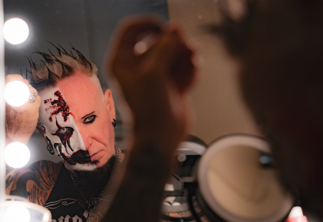 Chad Gray vorbește despre piesa „Beautiful” de la Hellyeah