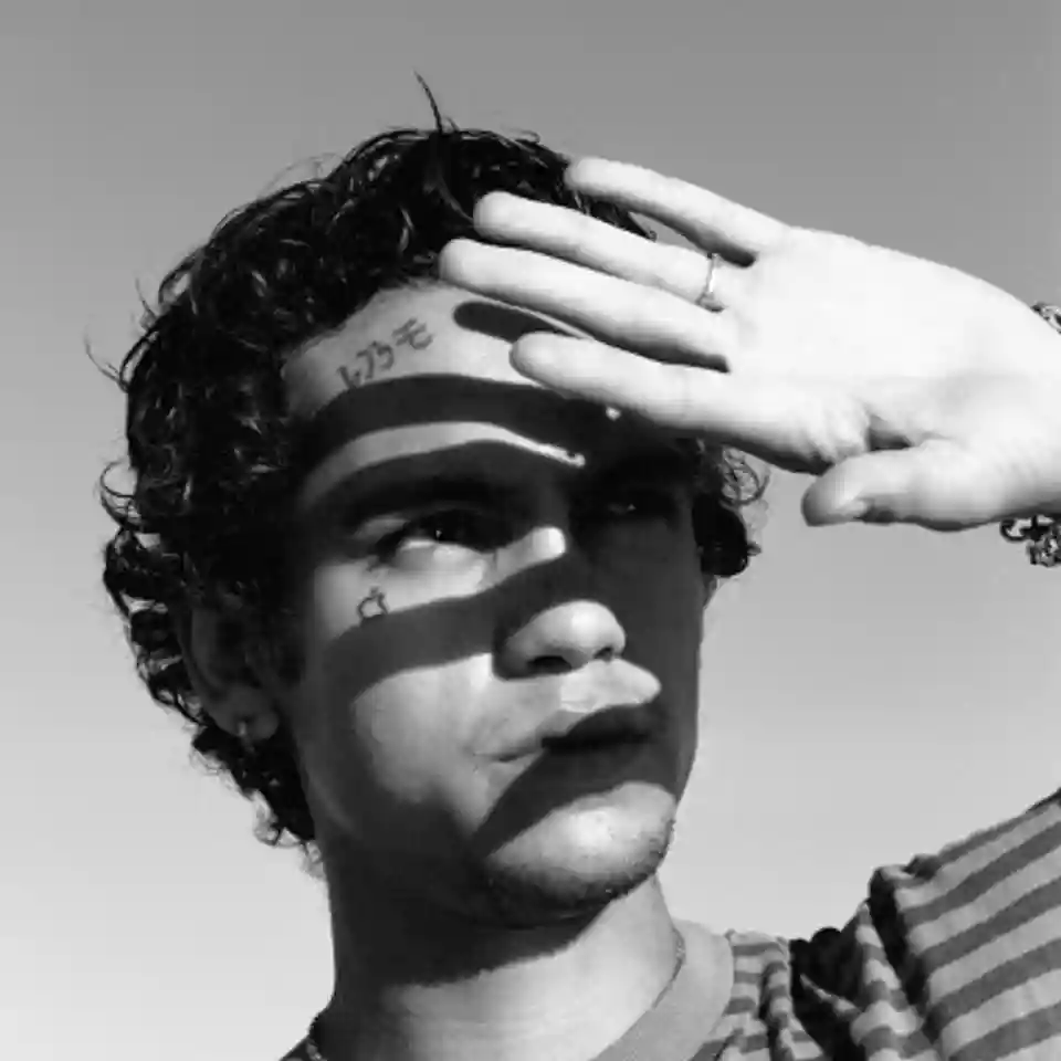 Dominic Fike susține concerte în Bruxelles și Amsterdam în cadrul turneului european