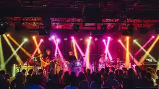 Trupa moe. anunță o serie de concerte intime în luna decembrie