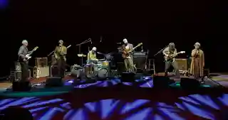 Big Thief a susținut un concert special la Red Rocks alături de Bill Frisell și Iris DeMent