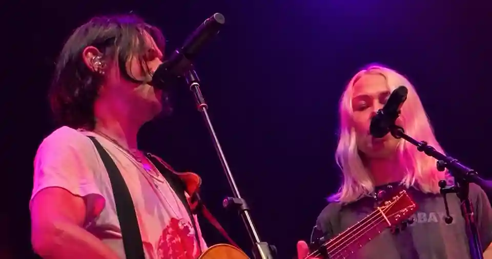 Phoebe Bridgers a cântat alături de Bright Eyes piesa „Lua” în Nashville