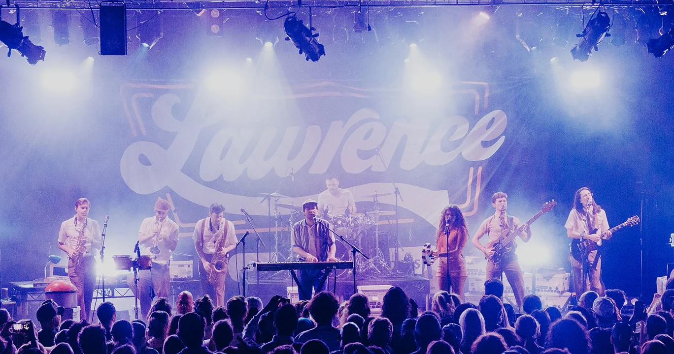 Trupa Lawrence a început seria de concerte Staycation cu tema „Movie Night” în Brooklyn